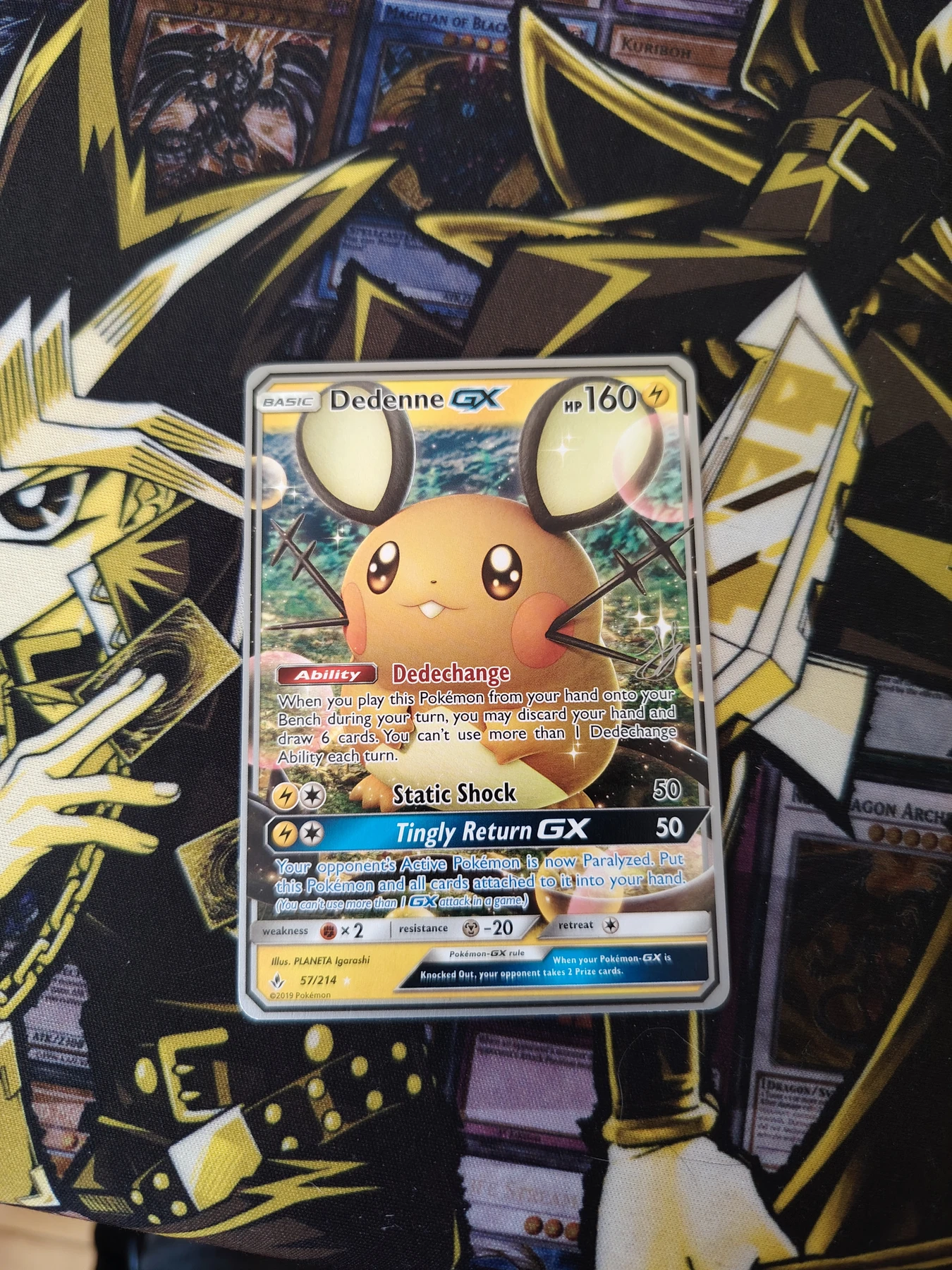 Foto real de Dedenne GX