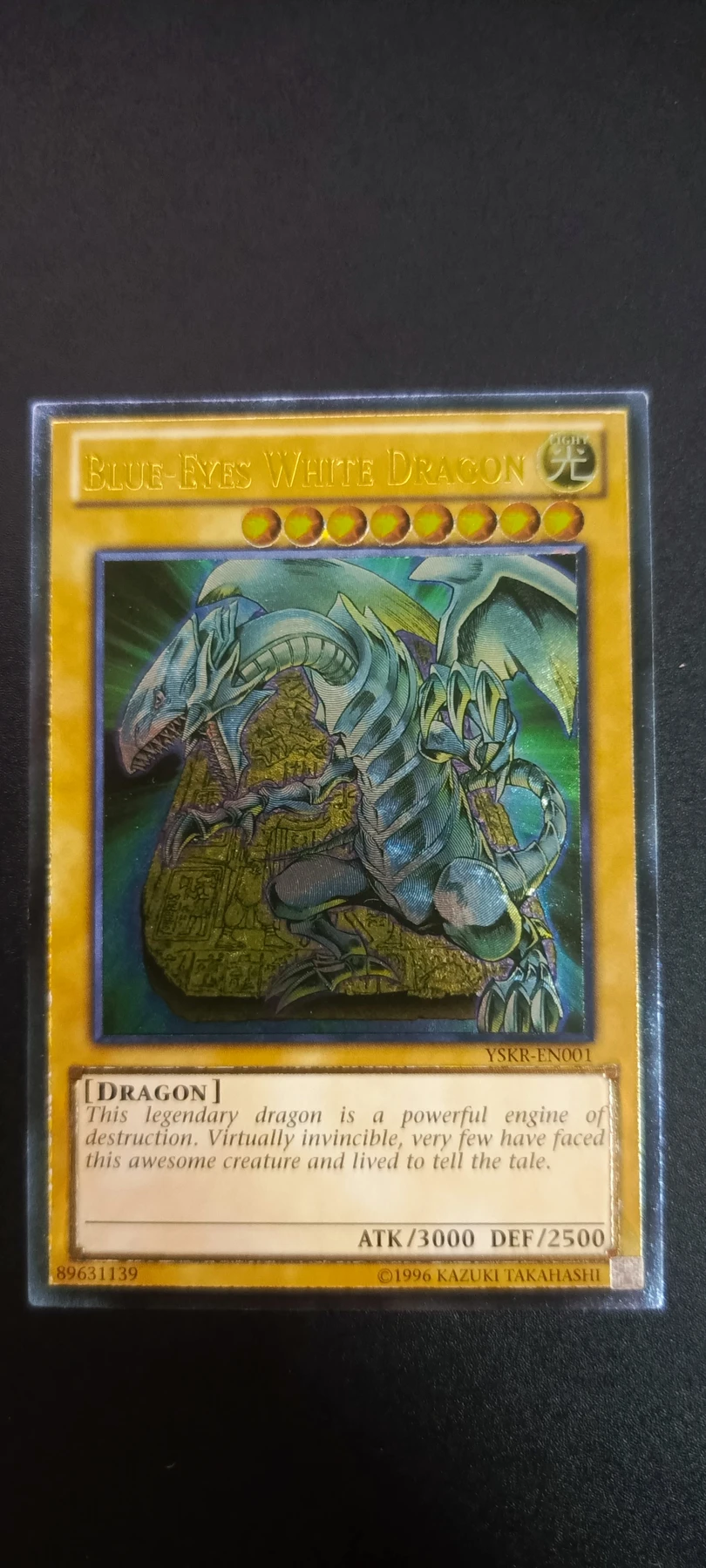 Foto real de Blue-Eyes White Dragon