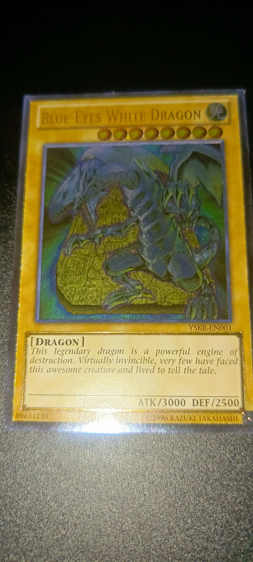 Foto real de Blue-Eyes White Dragon