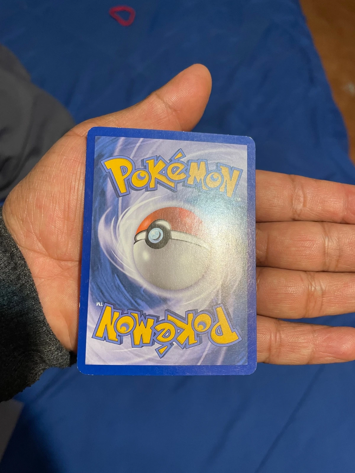 Foto real de Reshiram