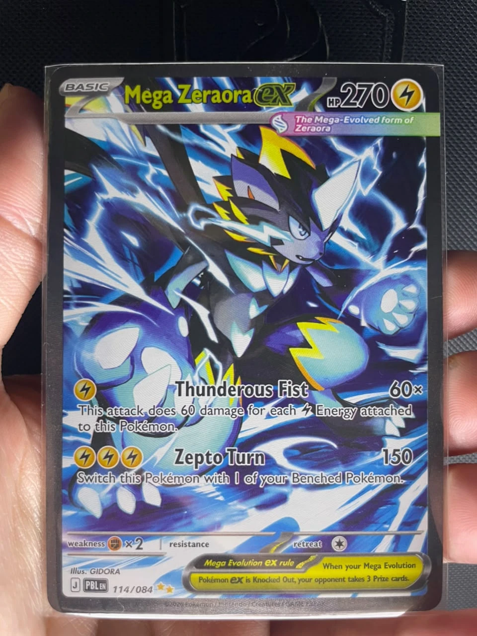 Foto real de Mega Zeraora ex