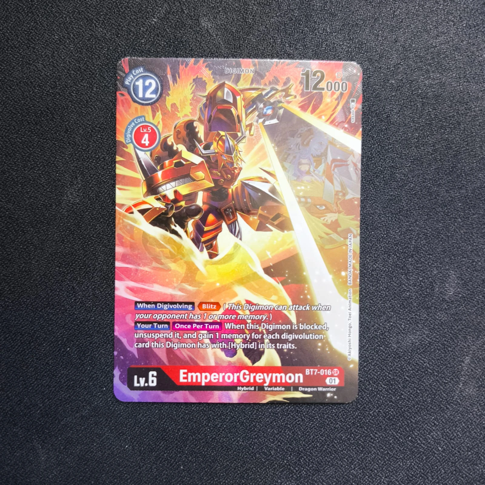 Foto real de EmperorGreymon